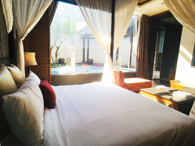 [中壢住宿] 摩斯時尚汽車旅館｜隱身靜謐住宅區的時尚Villa，平價享有豪宅裝潢、游泳池、KTV、按摩浴缸、黃金雨、蒸氣浴等奢侈享受！