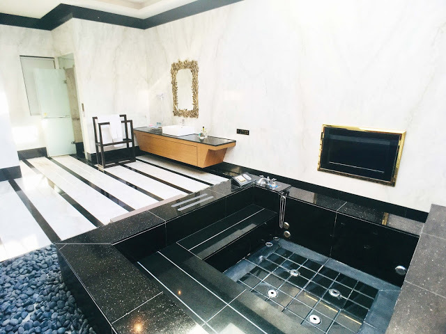 [中壢住宿] 摩斯時尚汽車旅館｜隱身靜謐住宅區的時尚Villa，平價享有豪宅裝潢、游泳池、KTV、按摩浴缸、黃金雨、蒸氣浴等奢侈享受！