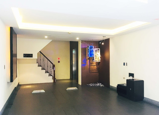 [中壢住宿] 摩斯時尚汽車旅館｜隱身靜謐住宅區的時尚Villa，平價享有豪宅裝潢、游泳池、KTV、按摩浴缸、黃金雨、蒸氣浴等奢侈享受！