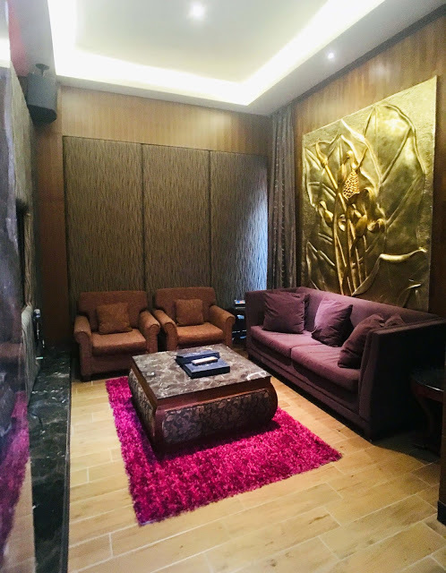 [中壢住宿] 摩斯時尚汽車旅館｜隱身靜謐住宅區的時尚Villa，平價享有豪宅裝潢、游泳池、KTV、按摩浴缸、黃金雨、蒸氣浴等奢侈享受！