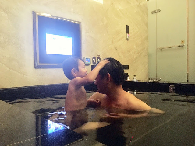 [中壢住宿] 摩斯時尚汽車旅館｜隱身靜謐住宅區的時尚Villa，平價享有豪宅裝潢、游泳池、KTV、按摩浴缸、黃金雨、蒸氣浴等奢侈享受！