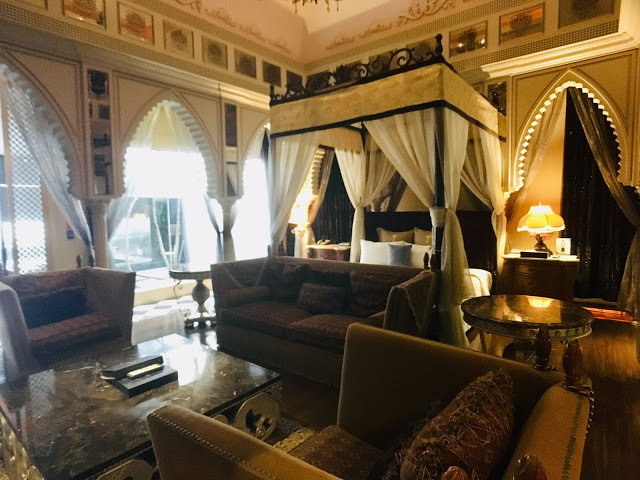 [中壢住宿] 摩斯時尚汽車旅館｜隱身靜謐住宅區的時尚Villa，平價享有豪宅裝潢、游泳池、KTV、按摩浴缸、黃金雨、蒸氣浴等奢侈享受！