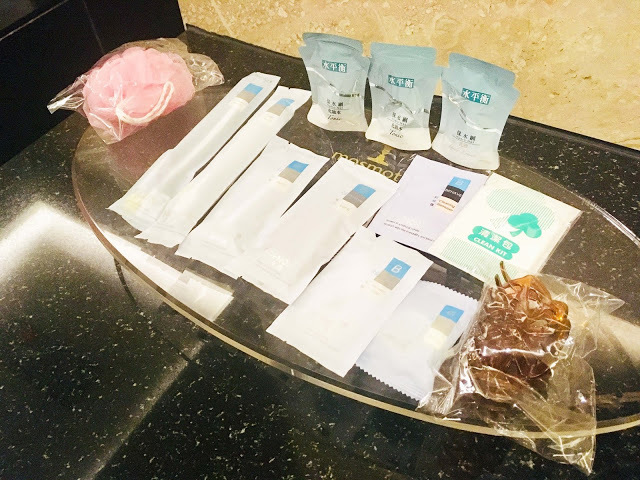 [中壢住宿] 摩斯時尚汽車旅館｜隱身靜謐住宅區的時尚Villa，平價享有豪宅裝潢、游泳池、KTV、按摩浴缸、黃金雨、蒸氣浴等奢侈享受！