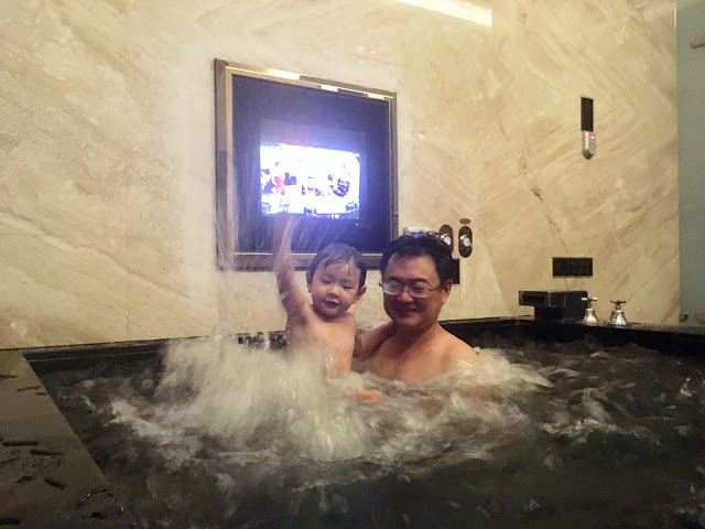 [中壢住宿] 摩斯時尚汽車旅館｜隱身靜謐住宅區的時尚Villa，平價享有豪宅裝潢、游泳池、KTV、按摩浴缸、黃金雨、蒸氣浴等奢侈享受！