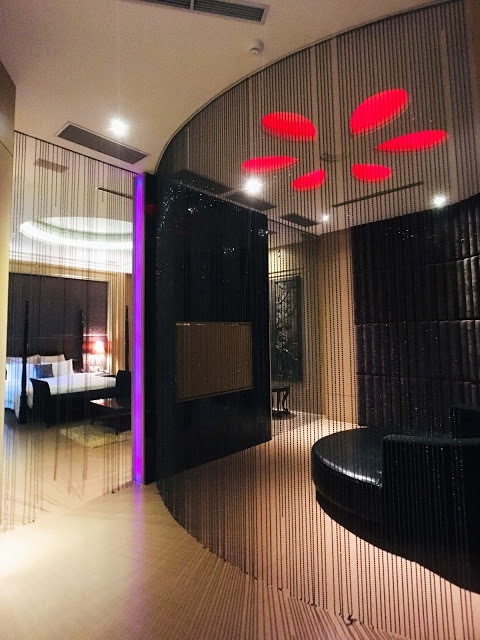 [中壢住宿] 摩斯時尚汽車旅館｜隱身靜謐住宅區的時尚Villa，平價享有豪宅裝潢、游泳池、KTV、按摩浴缸、黃金雨、蒸氣浴等奢侈享受！