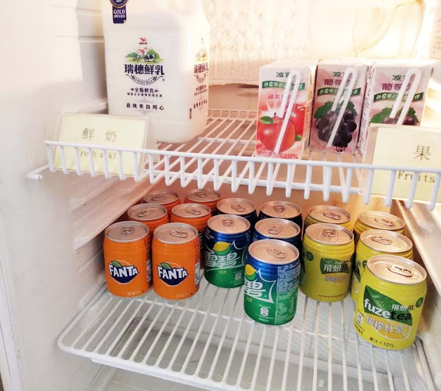 [中壢住宿] 摩斯時尚汽車旅館｜隱身靜謐住宅區的時尚Villa，平價享有豪宅裝潢、游泳池、KTV、按摩浴缸、黃金雨、蒸氣浴等奢侈享受！