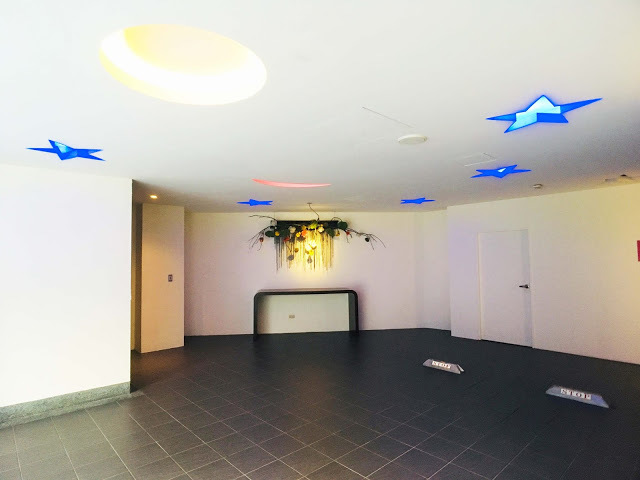 [中壢住宿] 摩斯時尚汽車旅館｜隱身靜謐住宅區的時尚Villa，平價享有豪宅裝潢、游泳池、KTV、按摩浴缸、黃金雨、蒸氣浴等奢侈享受！