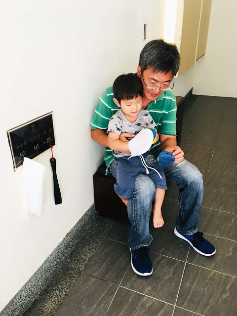 [中壢住宿] 摩斯時尚汽車旅館｜隱身靜謐住宅區的時尚Villa，平價享有豪宅裝潢、游泳池、KTV、按摩浴缸、黃金雨、蒸氣浴等奢侈享受！