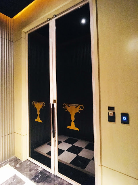 [中壢住宿] 摩斯時尚汽車旅館｜隱身靜謐住宅區的時尚Villa，平價享有豪宅裝潢、游泳池、KTV、按摩浴缸、黃金雨、蒸氣浴等奢侈享受！