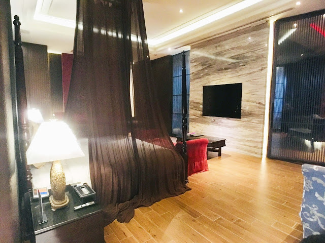 [中壢住宿] 摩斯時尚汽車旅館｜隱身靜謐住宅區的時尚Villa，平價享有豪宅裝潢、游泳池、KTV、按摩浴缸、黃金雨、蒸氣浴等奢侈享受！