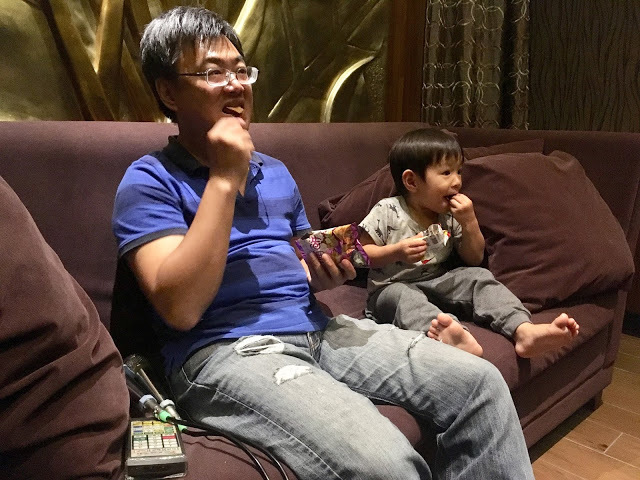 [中壢住宿] 摩斯時尚汽車旅館｜隱身靜謐住宅區的時尚Villa，平價享有豪宅裝潢、游泳池、KTV、按摩浴缸、黃金雨、蒸氣浴等奢侈享受！