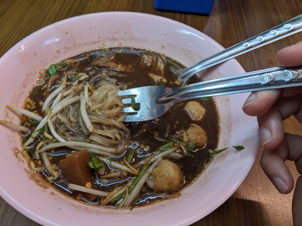 哈哈羅55泰式船麵 