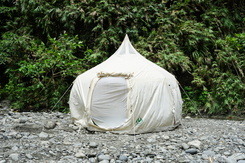 台灣最浮誇下午茶!! 花蓮溪畔餐桌  峽谷浮誇盪鞦韆   腳踏清澈溪流吃美味料理 專人服務不用動手享受花蓮最美風景 極致貴婦下午茶就在這了 姐妹閨密聚會親子活動超讚!