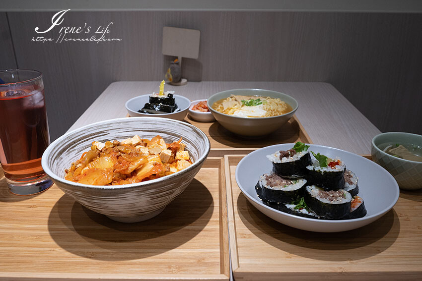 台北伴手禮推薦｜連國外遊客都包車來買，薄如蟬翼的反覆堆疊，入口即化讓老人、小孩都能開心吃的蝶蝶酥 @Irene's 食旅．時旅