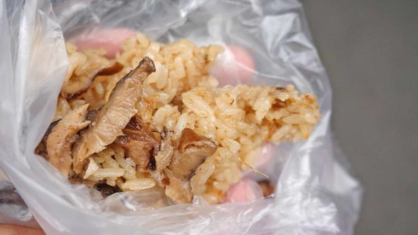 【台北美食】一流油飯-人潮從不間斷的超強美食路邊攤