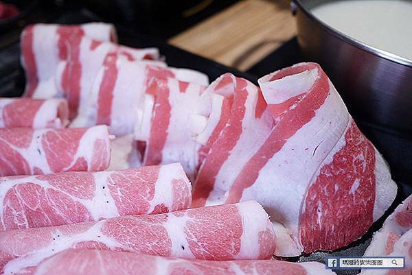 三重火鍋推薦【鍋式飢逅】好吃再訪平價健康美味鍋物/三重親子餐廳附兒童遊戲區/三重美食推薦