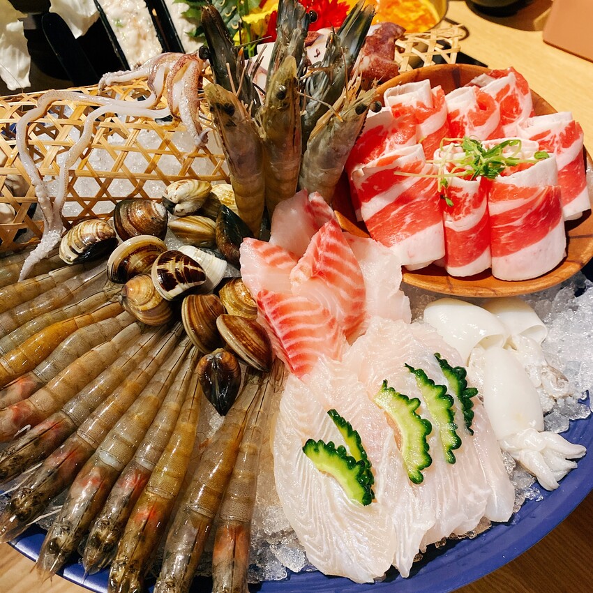 桃園中壢市區高CP值火鍋推薦—福柒涮涮鍋,從湯頭、肉片、手搖飲再到甜點通通一條龍服務!怎麼吃都划算