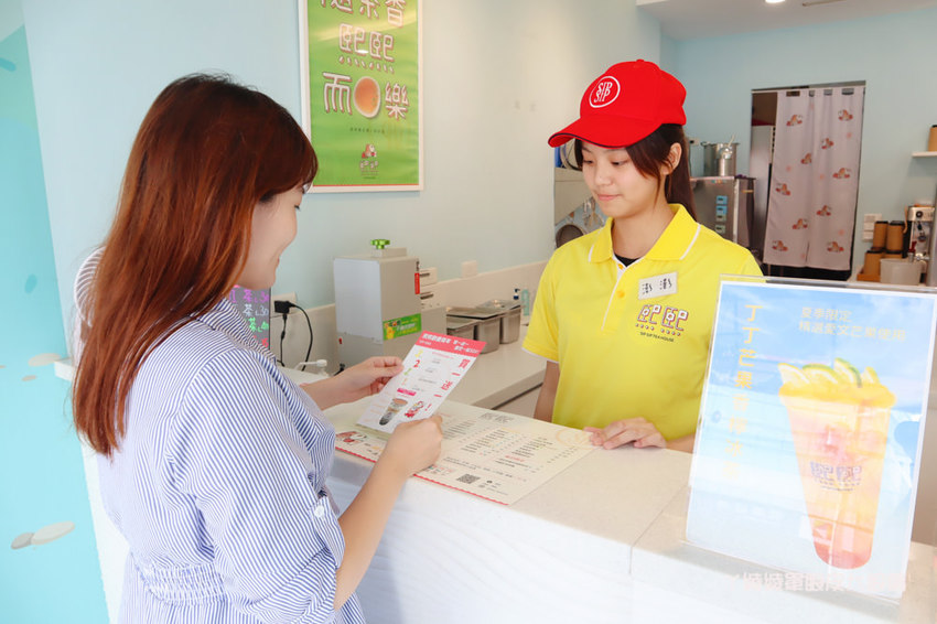 新竹飲料外送推薦熙熙茶飲!超大立體飲料杯在新竹!週年慶指定飲品買一送一