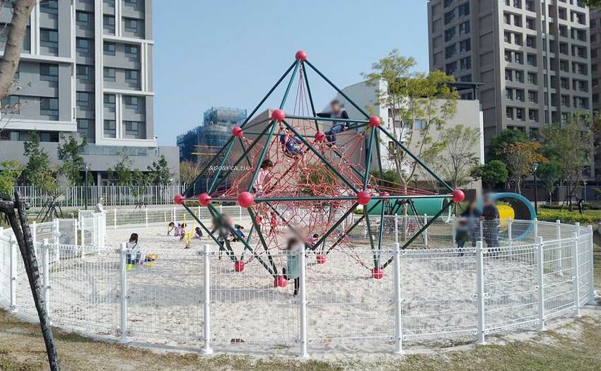 kafeD咖啡滴。網美最愛森林系歐式風情早午餐，180元起全日供應早上九點就營業，自家烘焙年輪蛋糕、精品咖啡 - 🍎 蘋果話日常🍎