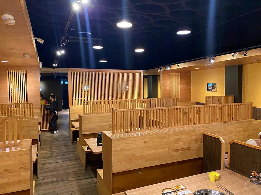 Google 評論4.8顆星的烤物燒肉店，近捷運站，有特約停車場!! | 澄居烤物燒肉文心店