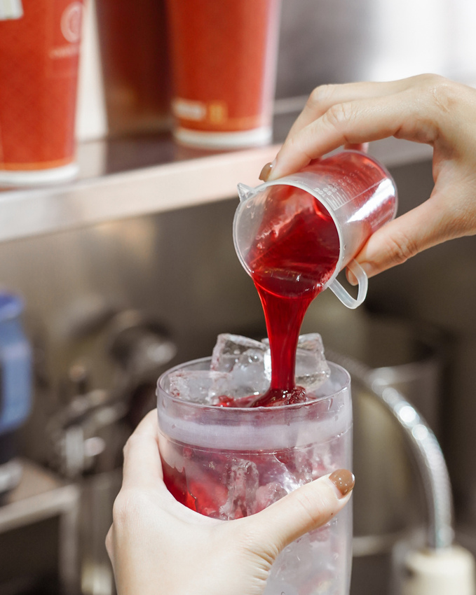 春陽茶事 覆盆子烏龍 新品上市 莓果與烏龍茶香超match 時尚手搖飲推薦 @台南國華店13.jpg