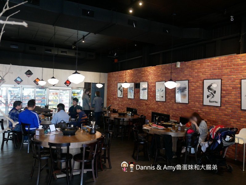 《新竹美食》復古好拍又好吃的火鍋餐廳推薦-韋爐復刻食鍋。自助式計價想吃什麼拿什麼。新鮮現切肉品夜間限定時段肉量激增三倍優惠。814冰棒,明治冰淇淋吃到飽 ︱(影片) 《新竹美食》復古好拍又好吃的火鍋餐廳推薦-韋爐復刻食鍋。自助式計價想吃什麼拿什麼。新鮮現切肉品夜間限定時段肉量激增三倍優惠。814冰棒,明治冰淇淋吃到飽 ︱(影片)