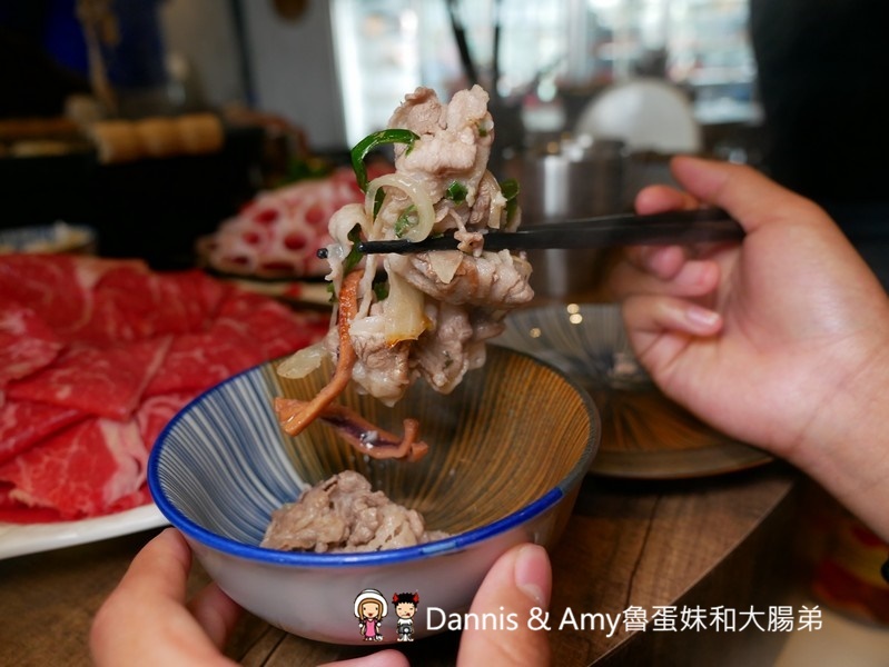 《新竹美食》復古好拍又好吃的火鍋餐廳推薦-韋爐復刻食鍋。自助式計價想吃什麼拿什麼。新鮮現切肉品夜間限定時段肉量激增三倍優惠。814冰棒,明治冰淇淋吃到飽 ︱(影片) 《新竹美食》復古好拍又好吃的火鍋餐廳推薦-韋爐復刻食鍋。自助式計價想吃什麼拿什麼。新鮮現切肉品夜間限定時段肉量激增三倍優惠。814冰棒,明治冰淇淋吃到飽 ︱(影片)