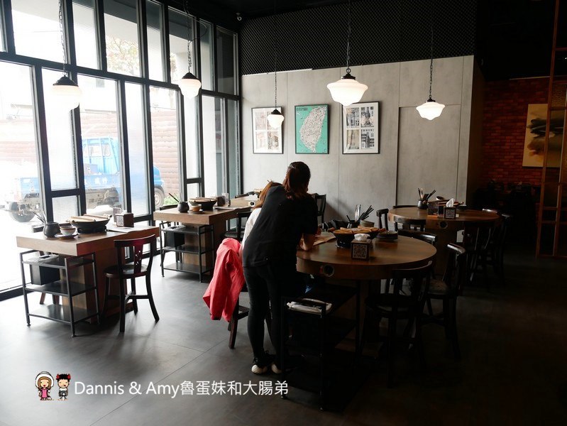 《新竹美食》復古好拍又好吃的火鍋餐廳推薦-韋爐復刻食鍋。自助式計價想吃什麼拿什麼。新鮮現切肉品夜間限定時段肉量激增三倍優惠。814冰棒,明治冰淇淋吃到飽 ︱(影片) 《新竹美食》復古好拍又好吃的火鍋餐廳推薦-韋爐復刻食鍋。自助式計價想吃什麼拿什麼。新鮮現切肉品夜間限定時段肉量激增三倍優惠。814冰棒,明治冰淇淋吃到飽 ︱(影片)