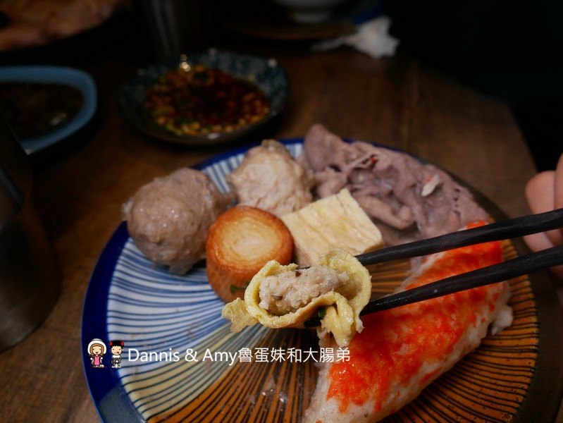 《新竹美食》復古好拍又好吃的火鍋餐廳推薦-韋爐復刻食鍋。自助式計價想吃什麼拿什麼。新鮮現切肉品夜間限定時段肉量激增三倍優惠。814冰棒,明治冰淇淋吃到飽 ︱(影片) 《新竹美食》復古好拍又好吃的火鍋餐廳推薦-韋爐復刻食鍋。自助式計價想吃什麼拿什麼。新鮮現切肉品夜間限定時段肉量激增三倍優惠。814冰棒,明治冰淇淋吃到飽 ︱(影片)