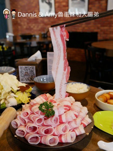 《新竹美食》復古好拍又好吃的火鍋餐廳推薦-韋爐復刻食鍋。自助式計價想吃什麼拿什麼。新鮮現切肉品夜間限定時段肉量激增三倍優惠。814冰棒,明治冰淇淋吃到飽 ︱(影片) 《新竹美食》復古好拍又好吃的火鍋餐廳推薦-韋爐復刻食鍋。自助式計價想吃什麼拿什麼。新鮮現切肉品夜間限定時段肉量激增三倍優惠。814冰棒,明治冰淇淋吃到飽 ︱(影片)