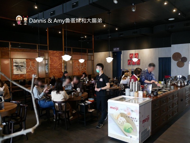 《新竹美食》復古好拍又好吃的火鍋餐廳推薦-韋爐復刻食鍋。自助式計價想吃什麼拿什麼。新鮮現切肉品夜間限定時段肉量激增三倍優惠。814冰棒,明治冰淇淋吃到飽 ︱(影片) 《新竹美食》復古好拍又好吃的火鍋餐廳推薦-韋爐復刻食鍋。自助式計價想吃什麼拿什麼。新鮮現切肉品夜間限定時段肉量激增三倍優惠。814冰棒,明治冰淇淋吃到飽 ︱(影片)