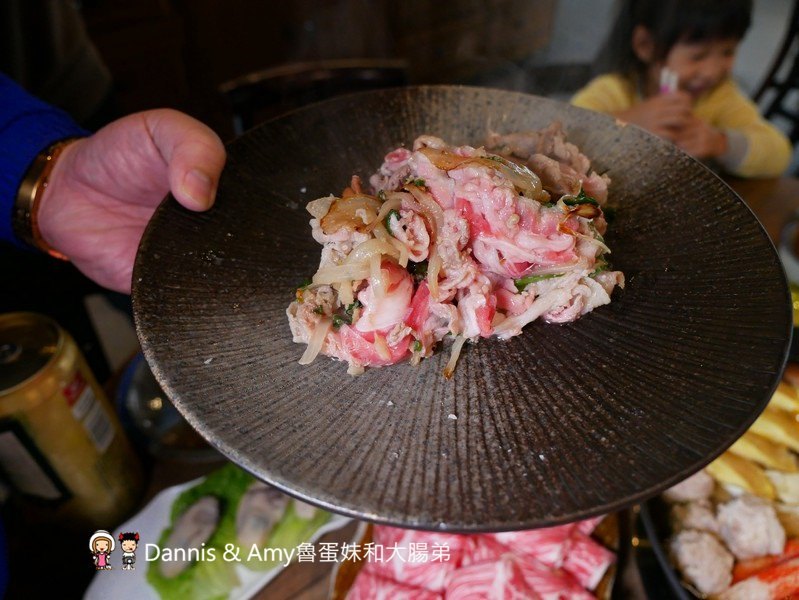 《新竹美食》復古好拍又好吃的火鍋餐廳推薦-韋爐復刻食鍋。自助式計價想吃什麼拿什麼。新鮮現切肉品夜間限定時段肉量激增三倍優惠。814冰棒,明治冰淇淋吃到飽 ︱(影片) 《新竹美食》復古好拍又好吃的火鍋餐廳推薦-韋爐復刻食鍋。自助式計價想吃什麼拿什麼。新鮮現切肉品夜間限定時段肉量激增三倍優惠。814冰棒,明治冰淇淋吃到飽 ︱(影片)