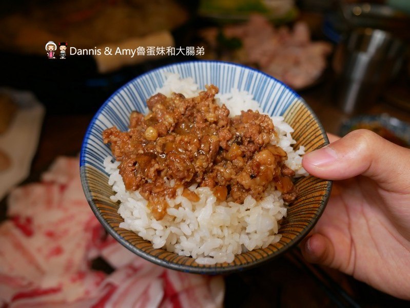 《新竹美食》復古好拍又好吃的火鍋餐廳推薦-韋爐復刻食鍋。自助式計價想吃什麼拿什麼。新鮮現切肉品夜間限定時段肉量激增三倍優惠。814冰棒,明治冰淇淋吃到飽 ︱(影片) 《新竹美食》復古好拍又好吃的火鍋餐廳推薦-韋爐復刻食鍋。自助式計價想吃什麼拿什麼。新鮮現切肉品夜間限定時段肉量激增三倍優惠。814冰棒,明治冰淇淋吃到飽 ︱(影片)