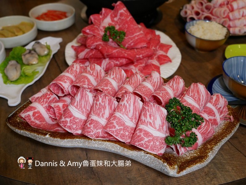 《新竹美食》復古好拍又好吃的火鍋餐廳推薦-韋爐復刻食鍋。自助式計價想吃什麼拿什麼。新鮮現切肉品夜間限定時段肉量激增三倍優惠。814冰棒,明治冰淇淋吃到飽 ︱(影片) 《新竹美食》復古好拍又好吃的火鍋餐廳推薦-韋爐復刻食鍋。自助式計價想吃什麼拿什麼。新鮮現切肉品夜間限定時段肉量激增三倍優惠。814冰棒,明治冰淇淋吃到飽 ︱(影片)