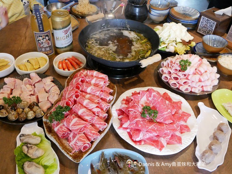 《新竹美食》復古好拍又好吃的火鍋餐廳推薦-韋爐復刻食鍋。自助式計價想吃什麼拿什麼。新鮮現切肉品夜間限定時段肉量激增三倍優惠。814冰棒,明治冰淇淋吃到飽 ︱(影片) 《新竹美食》復古好拍又好吃的火鍋餐廳推薦-韋爐復刻食鍋。自助式計價想吃什麼拿什麼。新鮮現切肉品夜間限定時段肉量激增三倍優惠。814冰棒,明治冰淇淋吃到飽 ︱(影片)