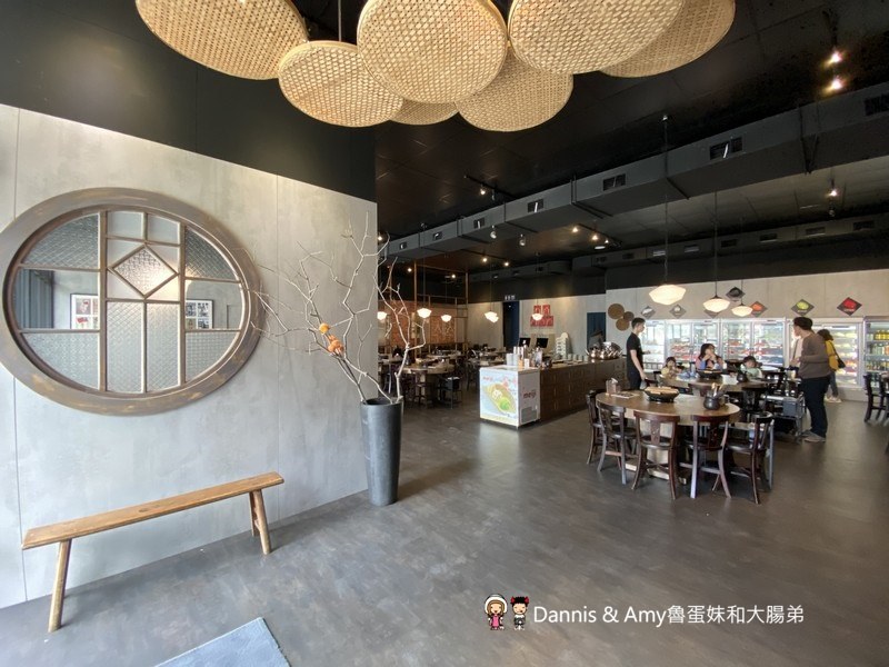 《新竹美食》復古好拍又好吃的火鍋餐廳推薦-韋爐復刻食鍋。自助式計價想吃什麼拿什麼。新鮮現切肉品夜間限定時段肉量激增三倍優惠。814冰棒,明治冰淇淋吃到飽 ︱(影片) 《新竹美食》復古好拍又好吃的火鍋餐廳推薦-韋爐復刻食鍋。自助式計價想吃什麼拿什麼。新鮮現切肉品夜間限定時段肉量激增三倍優惠。814冰棒,明治冰淇淋吃到飽 ︱(影片)