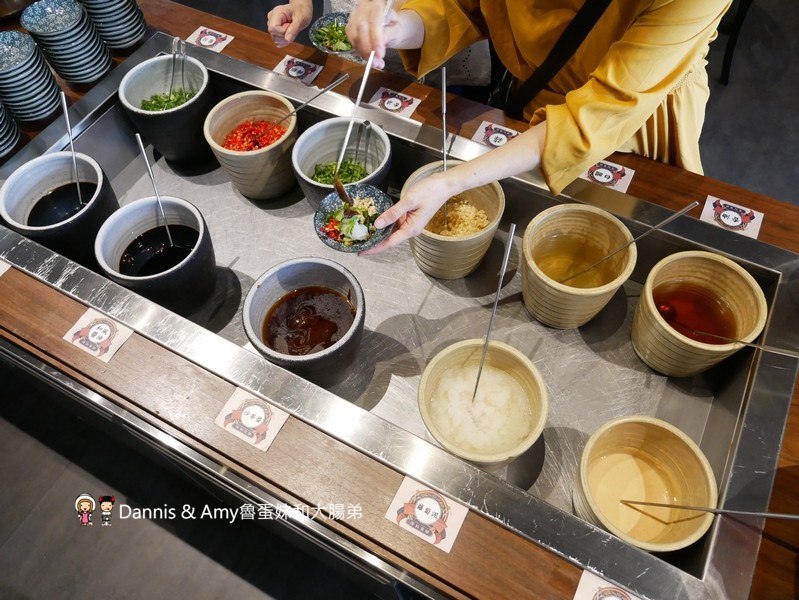 《新竹美食》復古好拍又好吃的火鍋餐廳推薦-韋爐復刻食鍋。自助式計價想吃什麼拿什麼。新鮮現切肉品夜間限定時段肉量激增三倍優惠。814冰棒,明治冰淇淋吃到飽 ︱(影片) 《新竹美食》復古好拍又好吃的火鍋餐廳推薦-韋爐復刻食鍋。自助式計價想吃什麼拿什麼。新鮮現切肉品夜間限定時段肉量激增三倍優惠。814冰棒,明治冰淇淋吃到飽 ︱(影片)