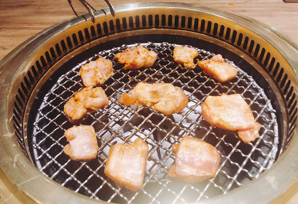 <茶六燒肉堂>公益店 台中一日遊 美食不間斷 高品質燒烤 CP值爆表 一吃愛上 就怕你飽到不行 ~ 2019.06.08