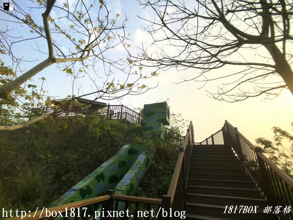 【南投。名間】七星陣地公園。軍事防空碉堡。結合軍武火炮設施。欣賞「茶的故鄉」松嶺茶園風光