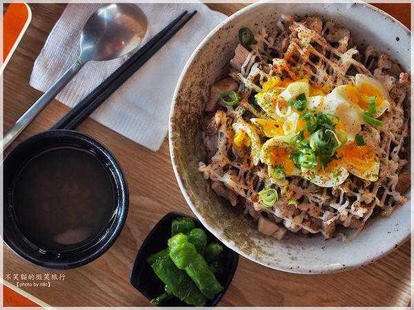 屏東市美食旅遊_百元異國料理套餐.艋飯海南雞飯