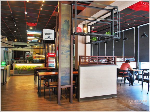 屏東市美食旅遊_百元異國料理套餐.艋飯海南雞飯