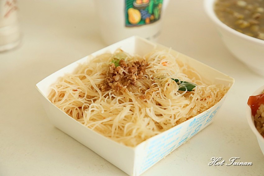 【花蓮美食】觀光客不會來的在地銅板美食：北埔阿婆油飯 - 熱血玩台南。跳躍新世界