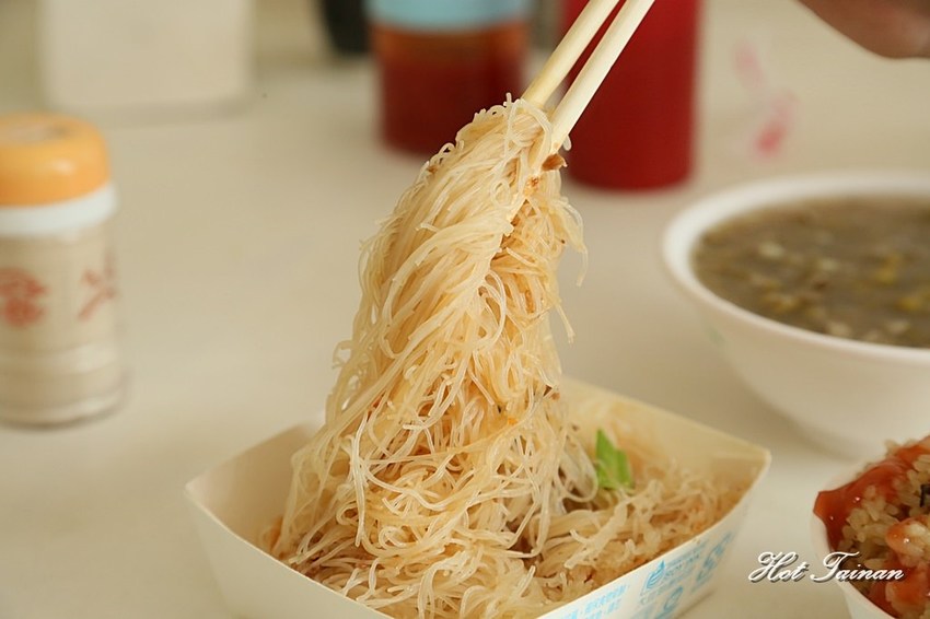【花蓮美食】觀光客不會來的在地銅板美食：北埔阿婆油飯 - 熱血玩台南。跳躍新世界