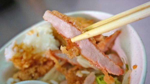 【台北美食】阿吉小吃店-熱鬧商圈裡的美味小吃店