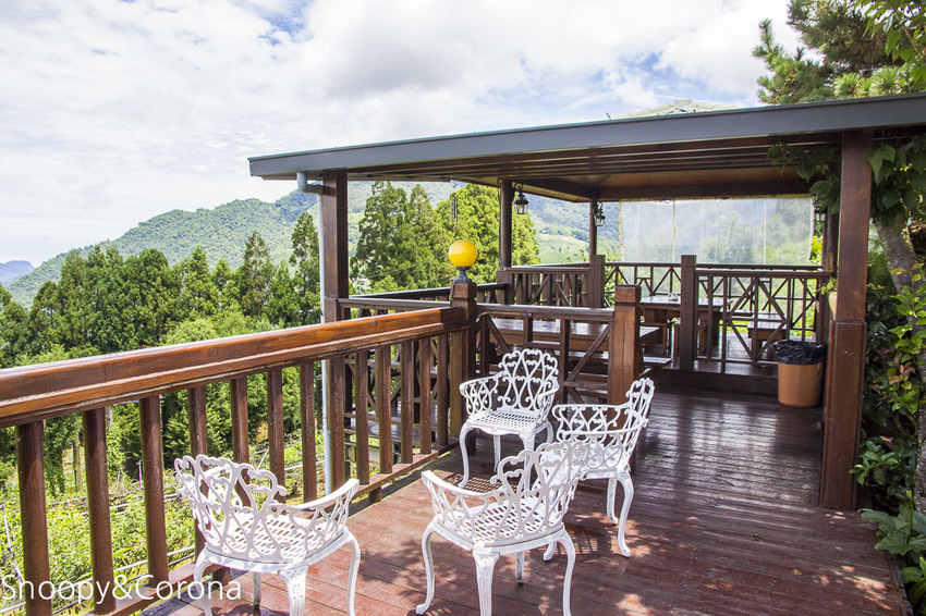 【桃園住宿】拉拉山住宿推薦/拉拉山和風山莊/烤肉民宿推薦~浪漫歐式白色木屋,一年四季皆有不同美景