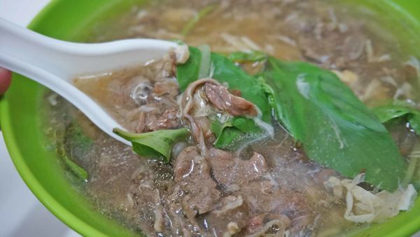 【台北美食】阿花魷魚羹 羊肉羹-隱身在狹小巷弄裡的35年老店