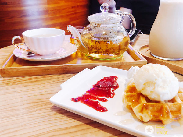 《法蘭基的咖啡館》三重下午茶好去處 ~真心推薦~環境舒適安靜~老闆服務貼心~有夠放鬆❤️2019.06.15