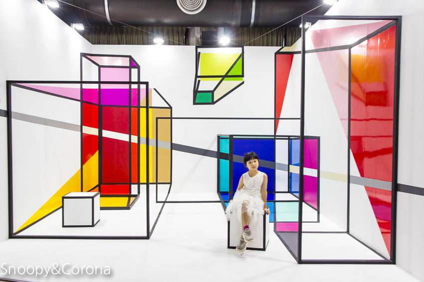 【台北展覽】聚膠行動 #TapeArt 全球首展～用膠帶貼出藝術，從平面畫作至立體空間，還有炫麗的夜視長廊