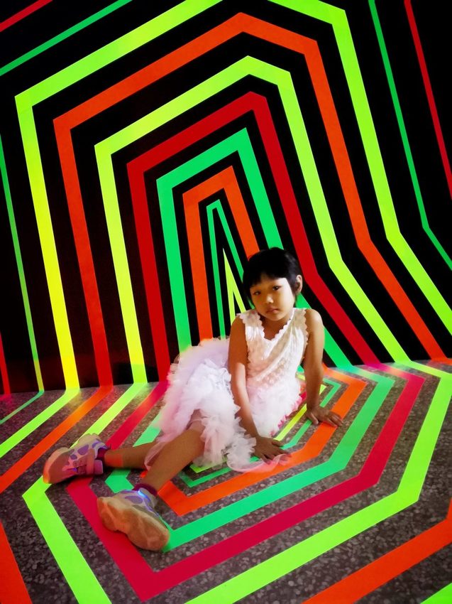 【台北展覽】聚膠行動 #TapeArt 全球首展～用膠帶貼出藝術，從平面畫作至立體空間，還有炫麗的夜視長廊