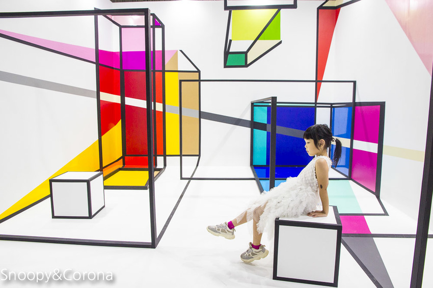 【台北展覽】聚膠行動 #TapeArt 全球首展～用膠帶貼出藝術，從平面畫作至立體空間，還有炫麗的夜視長廊